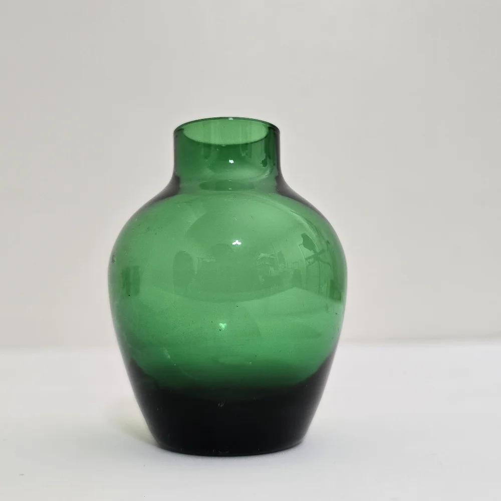 boxed DANSK‎ Mini Holiday Vases Set Glass Red Green Christmas Holiday Home Decor